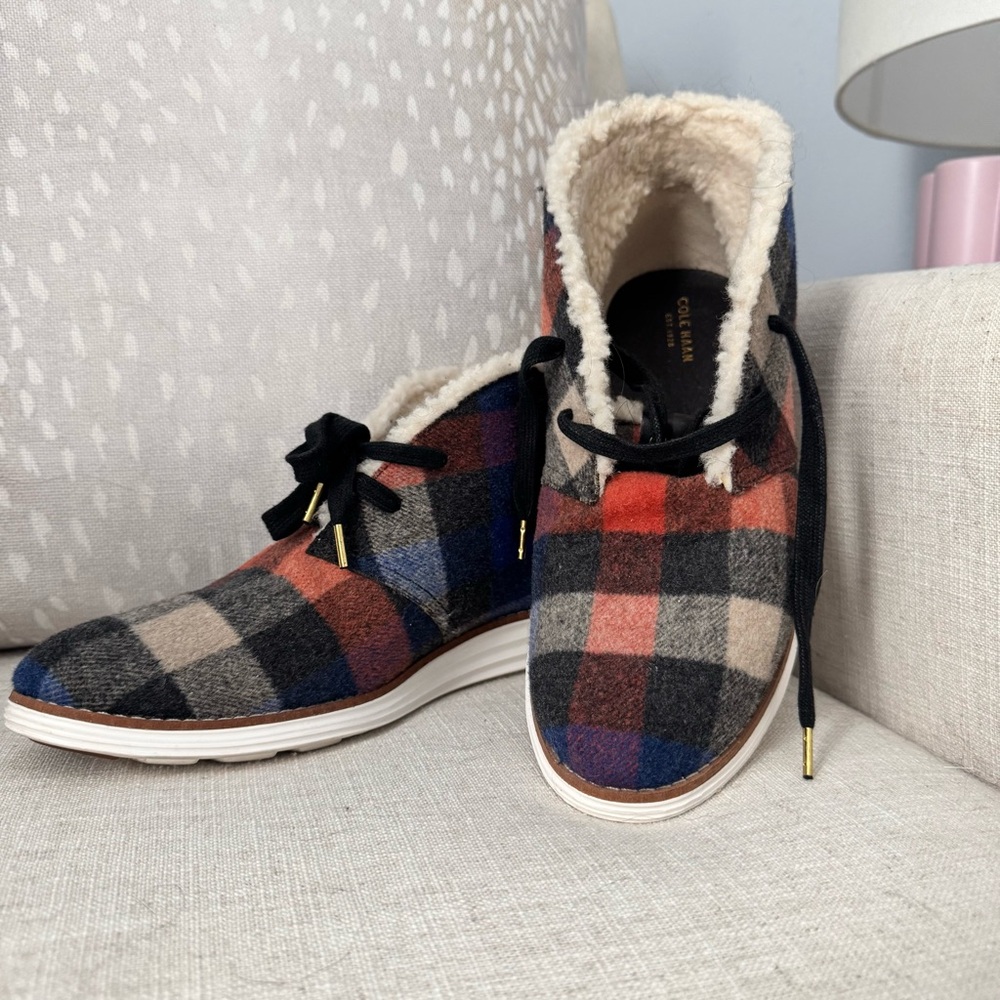 Womens COLE HAAN Plaid Grand Wool Sherpa-Lined Chucka Booties, Size 9.5
